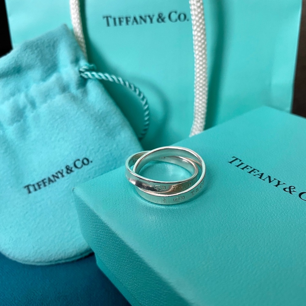 Tiffany & Co. 1837 interlocking circles ring